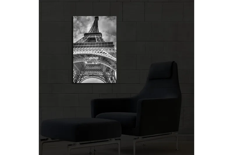 Canvas-taulu LED-valaistuksella 70x45 cm - mustavalkoinen kuva Eiffel-tornista dramaattisesta kulmasta katsottuna - Musta / Valkoinen / Harmaa - Sisustustuotteet - Taulu & taide - Canvas-taulu