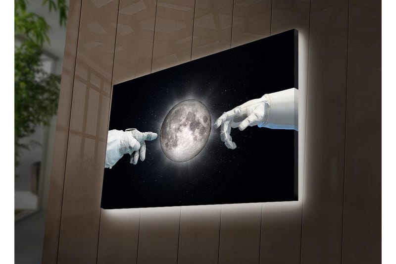 Canvas-taulu LED-valaistuksella - Astronautin kädet kurottautuvat kohti kuuta - Valkoinen / Musta / Harmaa - Sisustustuotteet - Taulu & taide - Canvas-taulu