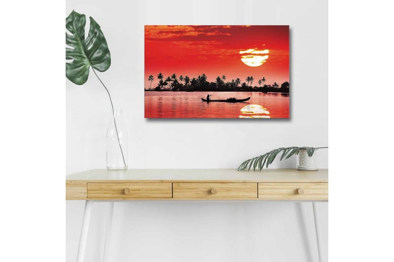 Canvas-taulu LED-valaistuksella - Auringonlasku rauhallisen järven yllä palmujen ja veneen siluetteina, Punainen / Musta / Oranssi