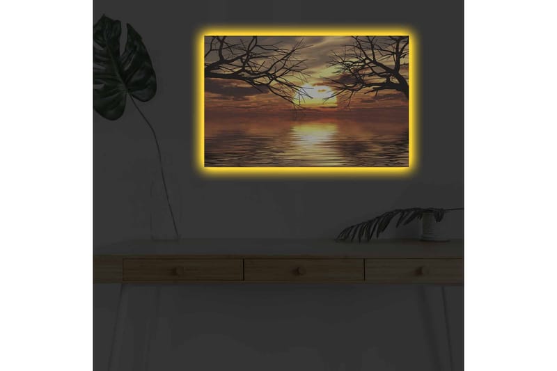 Canvas-taulu LED-valaistuksella - Auringonlasku peilimäisten vesipintojen yllä puiden oksien siluettein - Kulta / Oranssi / Musta - Sisustustuotteet - Taulu & taide - Canvas-taulu