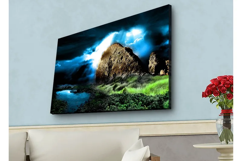 Canvas-taulu LED-valaistuksella - Dramaattinen maisema kallioilla ja myrskypilvillä - Tummansininen / Vihreä / Musta - Sisustustuotteet - Taulu & taide - Canvas-taulu
