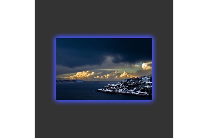 Canvas-taulu LED-valaistuksella - Dramaattinen rannikkomaisema lumihuippuisilla kallioilla ja tummilla pilvillä - Tummansininen / Valkoinen / Harmaa - Sisustustuotteet - Taulu & taide - Canvas-taulu
