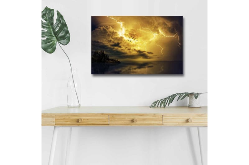 Canvas-taulu LED-valaistuksella - Dramaattinen ukkosmyrsky salamoilla ja tummilla pilvillä, Kulta / Tummansininen / Musta