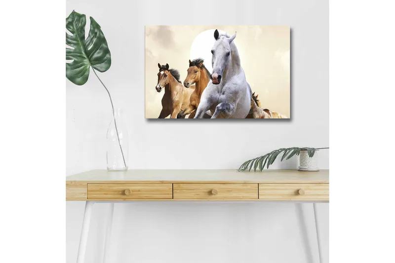 Canvas-taulu LED-valaistuksella - Juoksevat hevoset dynaamisessa sommitelmassa, Valkoinen / Ruskea / Beige