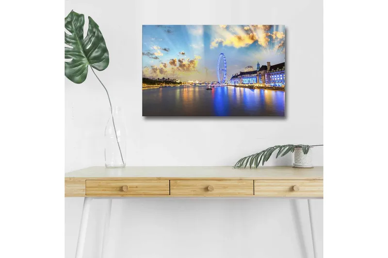 Canvas-taulu LED-valaistuksella - Kaunis näkymä kaupunkiin rantakadulla, suuri maailmanpyörä ja värikkäät rakennukset, Sininen / Keltainen / Valkoinen