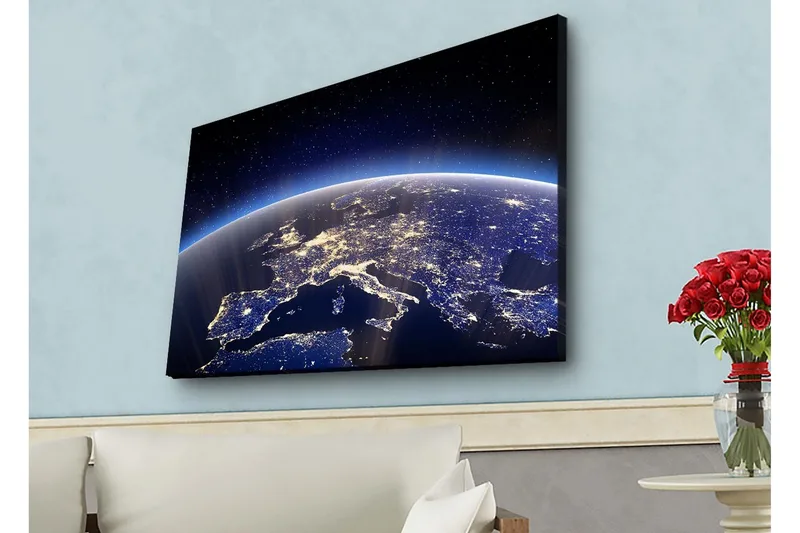 Canvas-taulu LED-valaistuksella - Kaunis näkymä maapalloon ja Eurooppaan tähtien ja kaupungin valojen valaisemana, Tummansininen / Vaaleansininen / Valkoinen