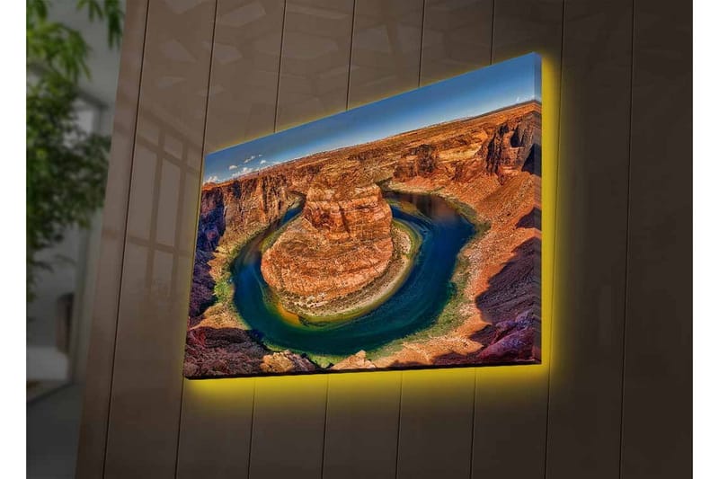 Canvas-taulu LED-valaistuksella - Kaunis näkymä mutkittelevalle joelle, jota ympäröivät dramaattiset kalliot - Punainen / Vihreä / Sininen - Sisustustuotteet - Taulu & taide - Canvas-taulu