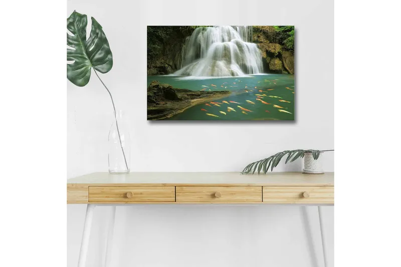 Canvas-taulu LED-valaistuksella - Kaunis vesiputous ja uivia karppeja kirkkaassa vedessä, Turkoosi / Vihreä / Oranssi
