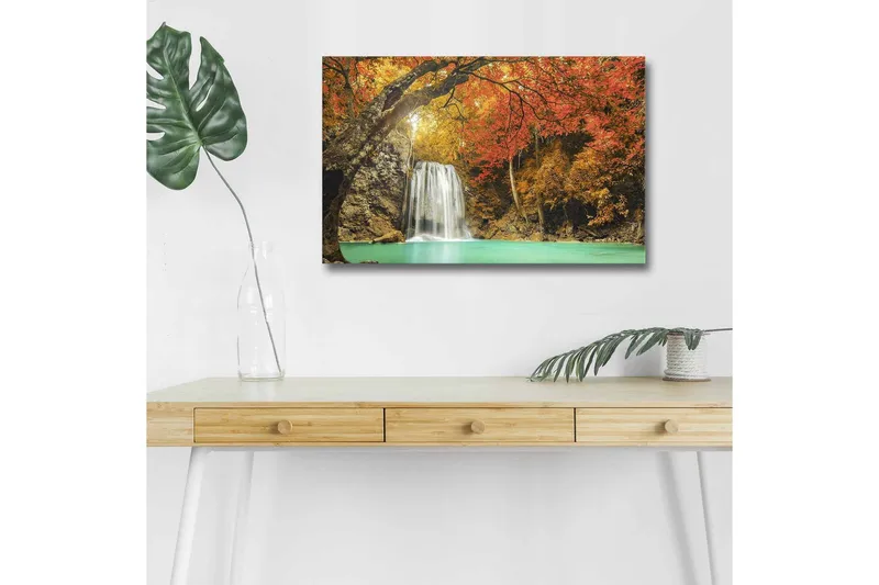 Canvas-taulu LED-valaistuksella - Kaunis vesiputous syksyn väristen puiden ympäröimänä, Oranssi / Vihreä / Ruskea