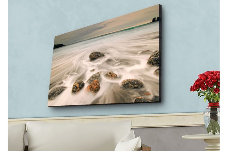 Canvas-taulu LED-valaistuksella - Rantamaisema, jossa lempeät aallot ympäröivät kiviä, Harmaa / Beige / Musta