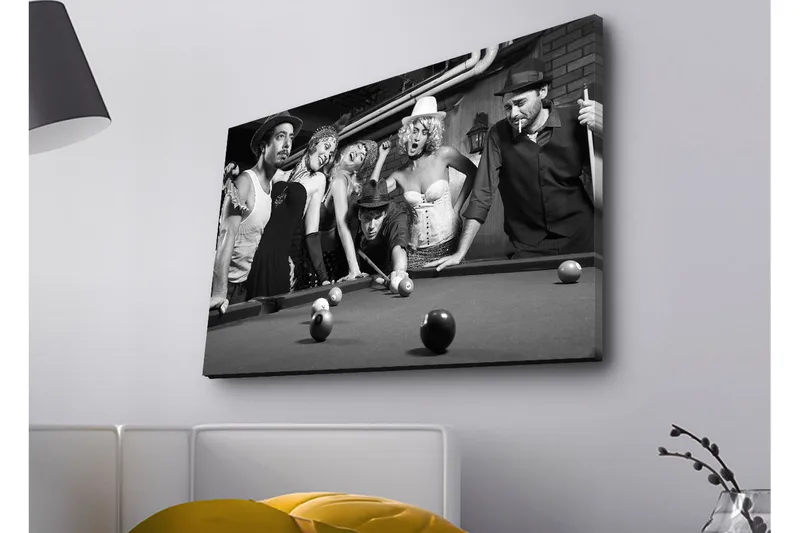 Canvas-taulu LED-valaistuksella - Ryhmä ihmisiä pelaamassa biljardia nostalgisessa ympäristössä - Musta / Valkoinen / Harmaa - Sisustustuotteet - Taulu & taide - Canvas-taulu