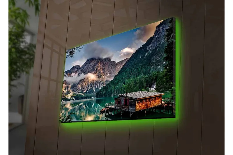 Canvas-taulu LED-valaistuksella - Tunnelmallinen vuoristojärvi ja puinen mökki veden äärellä - Vihreä / Sininen / Ruskea - Sisustustuotteet - Taulu & taide - Canvas-taulu