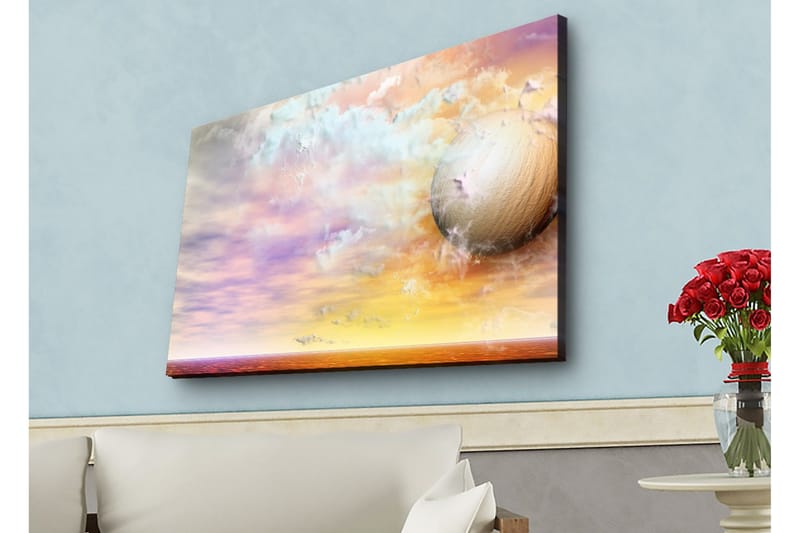 Canvas-taulu LED-valaistuksella - Unenomainen maisema suurella planeetalla ja värikkäillä pilvillä, Violetti / Oranssi / Beige