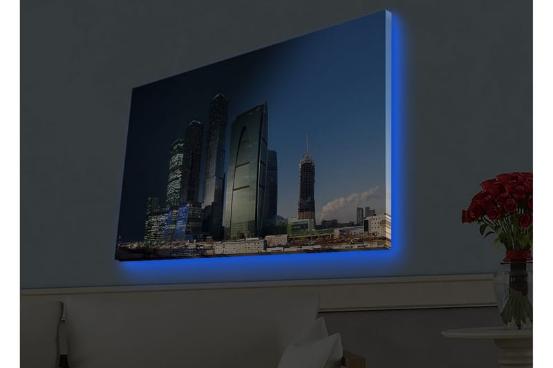 Canvas-taulu LED-valaistuksella - Upea kaupunkikuva moderneilla pilvenpiirtäjillä iltavalossa, Tummansininen / Vihreä / Musta