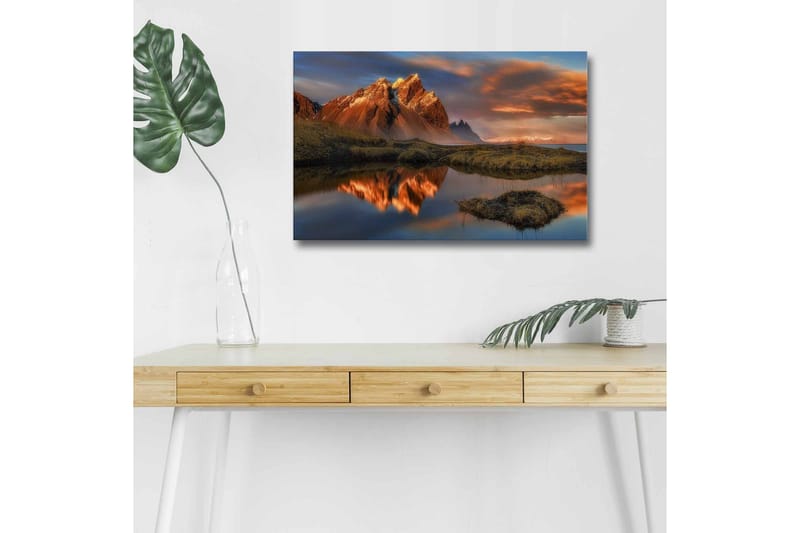 Canvas-taulu LED-valaistuksella - Upea vuoristomaisema heijastuksineen tyynessä järvessä - Oranssi / Sininen / Vihreä - Sisustustuotteet - Taulu & taide - Canvas-taulu