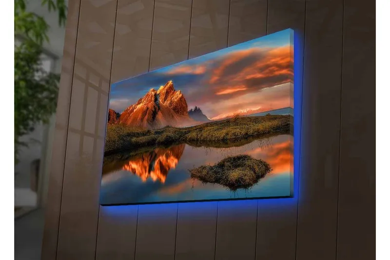 Canvas-taulu LED-valaistuksella - Upea vuoristomaisema heijastuksineen tyynessä järvessä - Oranssi / Sininen / Vihreä - Sisustustuotteet - Taulu & taide - Canvas-taulu