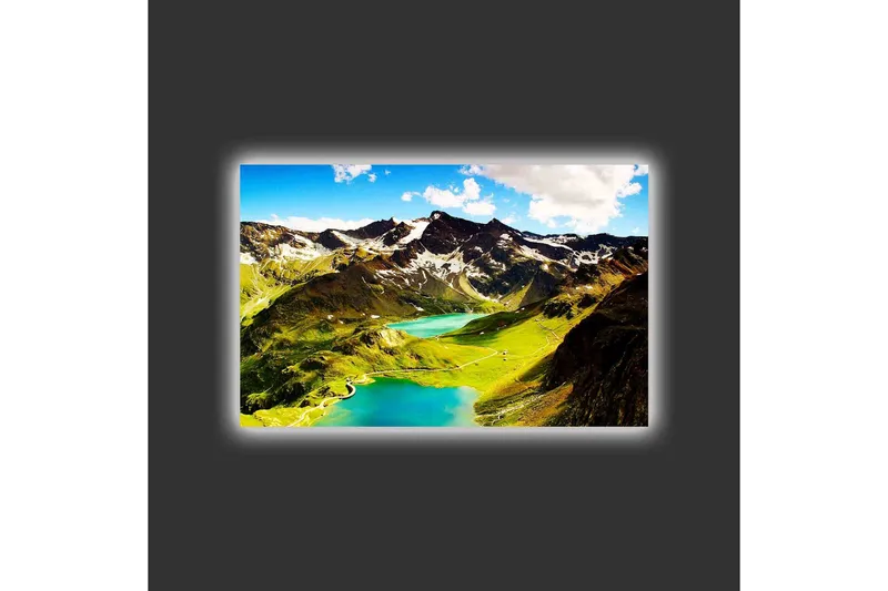 Canvas-taulu LED-valaistuksella - Upea vuoristomaisema kimaltelevine järvineen ja vihreine niittyineen - Vihreä / Sininen / Valkoinen - Sisustustuotteet - Taulu & taide - Canvas-taulu