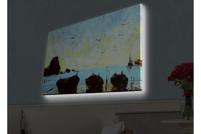 Canvas-taulu LED-valaistuksella - Veneitä tyynellä merenrannalla kirkkaan taivaan alla - Sininen / Ruskea / Keltainen - Sisustustuotteet - Taulu & taide - Canvas-taulu
