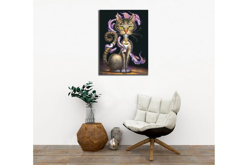 Canvas-taulu - Maaginen kissa, jolla on suuret keltaiset silmät ja pyörivä koristekala vartalonsa ympärillä - Musta / Violetti / Ruskea - Sisustustuotteet - Taulu & taide - Canvas-taulu