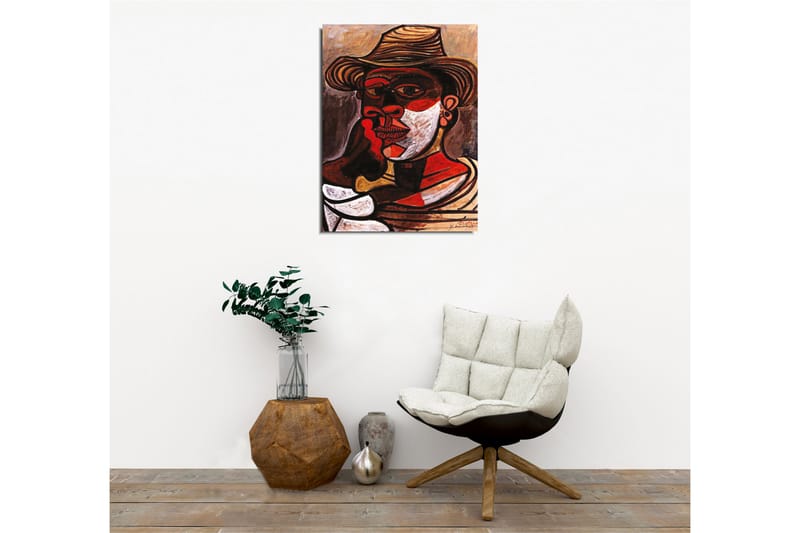 Canvas-taulu - Muotokuva miehestä, jolla on hattu ja vahvat kasvonpiirteet - Punainen / Musta / Valkoinen - Sisustustuotteet - Taulu & taide - Canvas-taulu