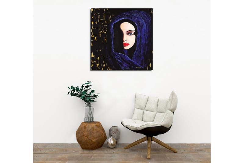 Canvas-taulu - Muotokuva naisesta, jolla on salaperäinen ilme tummassa hupussa - Tummansininen / Musta / Punainen - Sisustustuotteet - Taulu & taide - Canvas-taulu