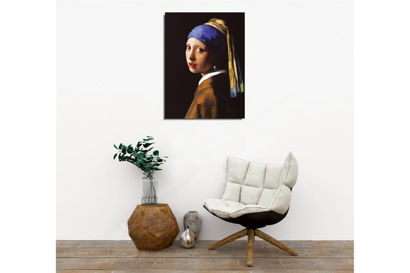 Canvas-taulu - Muotokuva nuoresta naisesta helmikorvakoru ja sininen huivi - Sininen / Beige / Musta - Sisustustuotteet - Taulu & taide - Canvas-taulu