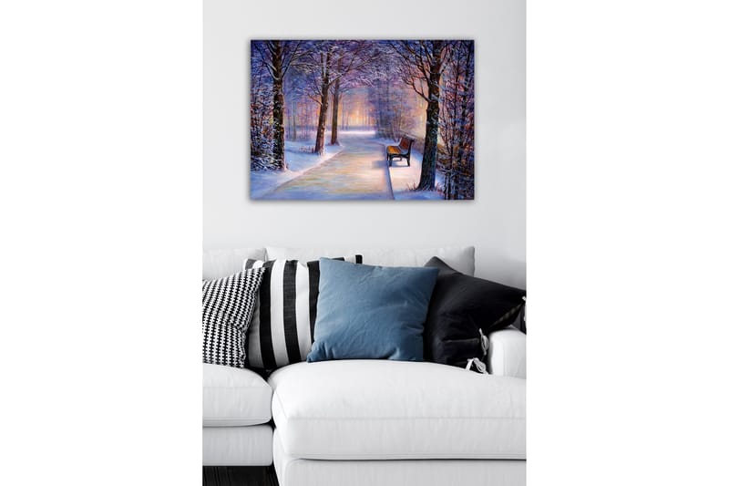 Canvas-taulu - Talvimaisema ja yksinäinen penkki lumipeitteisen tien varrella - Violetti / Valkoinen / Ruskea - Sisustustuotteet - Taulu & taide - Canvas-taulu