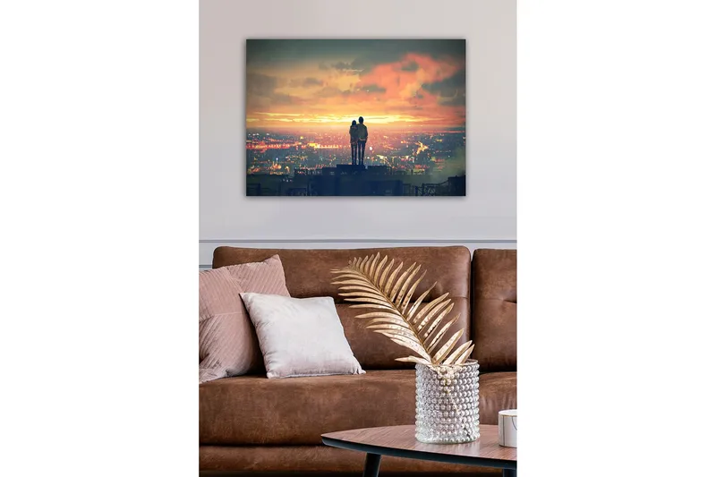 Canvas-taulu - Pariskunta seisoo yhdessä katselemassa auringonlaskua kaupungin yllä - Oranssi / Sininen / Harmaa - Sisustustuotteet - Taulu & taide - Canvas-taulu