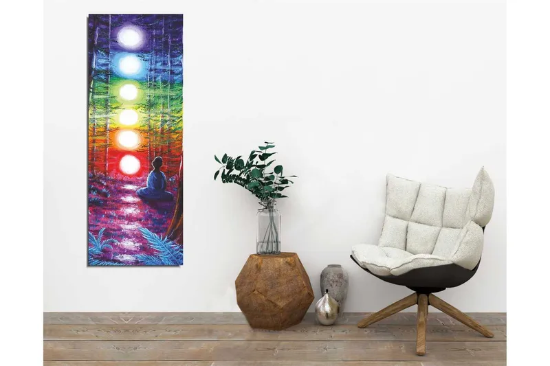 Canvastaulu 30x80 cm - Meditoiva hahmo värikkäiden chakrojen ympäröimänä metsäympäristössä - Violetti / Vihreä / Oranssi - Sisustustuotteet - Taulu & taide - Canvas-taulu