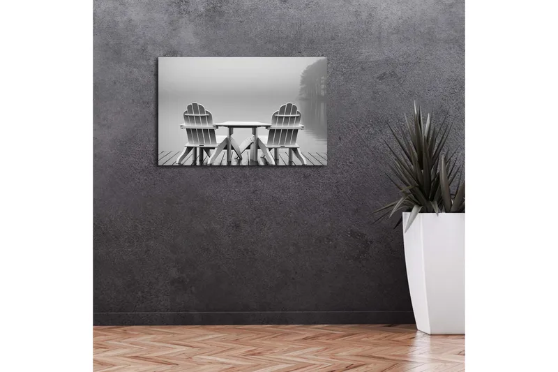 Canvastaulu LED-valaistuksella 45x70 cm - Kaksi valkoista tuolia tyynen järven rannalla - Valkoinen / Harmaa - Sisustustuotteet - Taulu & taide - Canvas-taulu