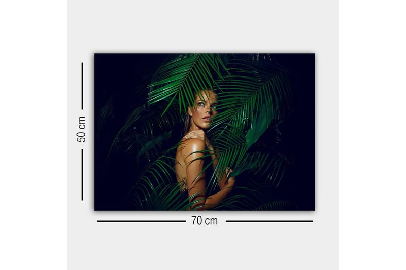 Canvastaulu - Nainen osittain piilossa vihreiden palmunlehtien takana - Tummanvihreä / Ihonväri / Musta - Sisustustuotteet - Taulu & taide - Canvas-taulu
