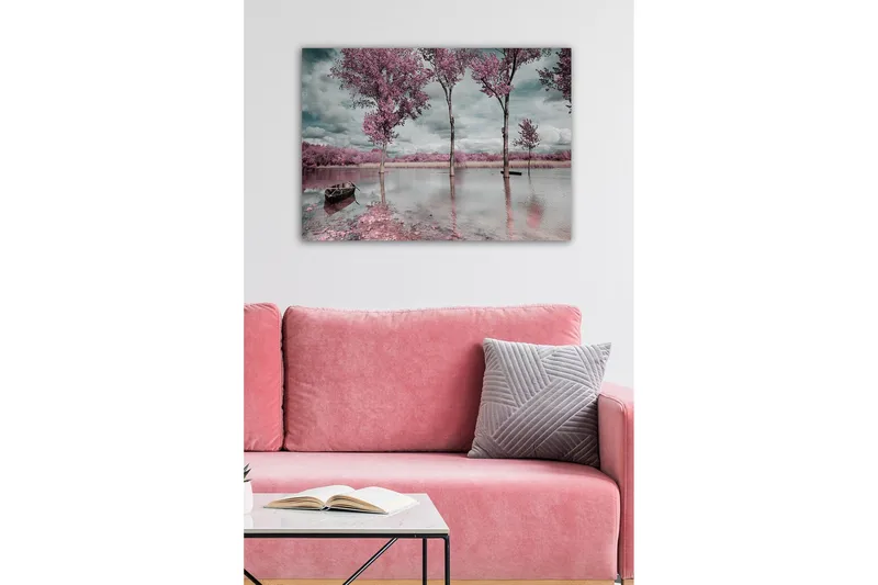 Canvastaulu - Vaaleanpunaisia puita peilimäisen järven rannalla, vene etualalla - Vaaleanpunainen / Harmaa / Sininen - Sisustustuotteet - Taulu & taide - Canvas-taulu