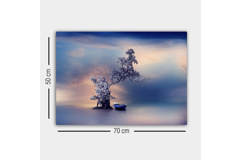 Canvastaulu - Yksinäinen vene salaperäisen puutähdistön vieressä peilimäisessä veden pinnalla - Sininen / Harmaa / Valkoinen - Sisustustuotteet - Taulu & taide - Canvas-taulu