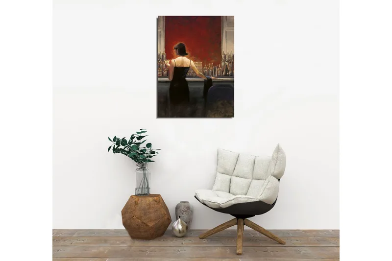 Pieni canvas-taulu 30x40 cm - Elegantti mustamekkoinen nainen nauttii drinkin baarissa - Punainen / Musta / Beige - Sisustustuotteet - Taulu & taide - Canvas-taulu