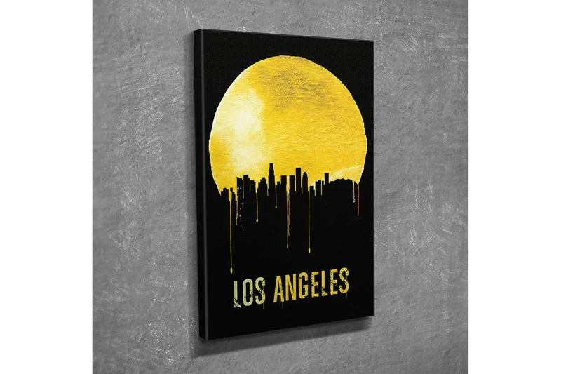 Pieni canvas-taulu 30x40 cm - Los Angelesin siluetti suurta, kultaista kuuta vasten, Kulta / Musta