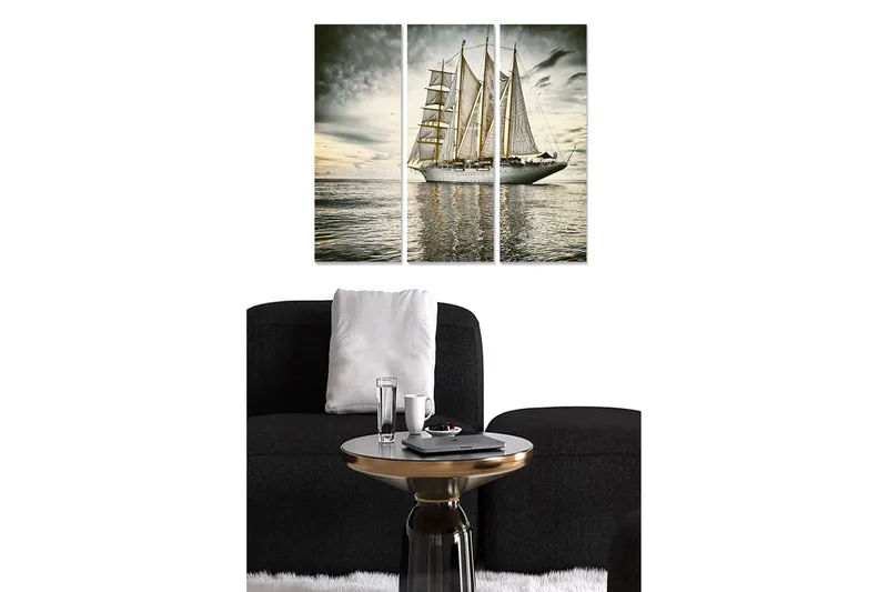 Puinen canvas-taulu, 3 osaa, 50x70 cm - Purjevene peilimäisillä vesipinnoilla dramaattisen taivaan alla, Harmaa / Valkoinen / Beige