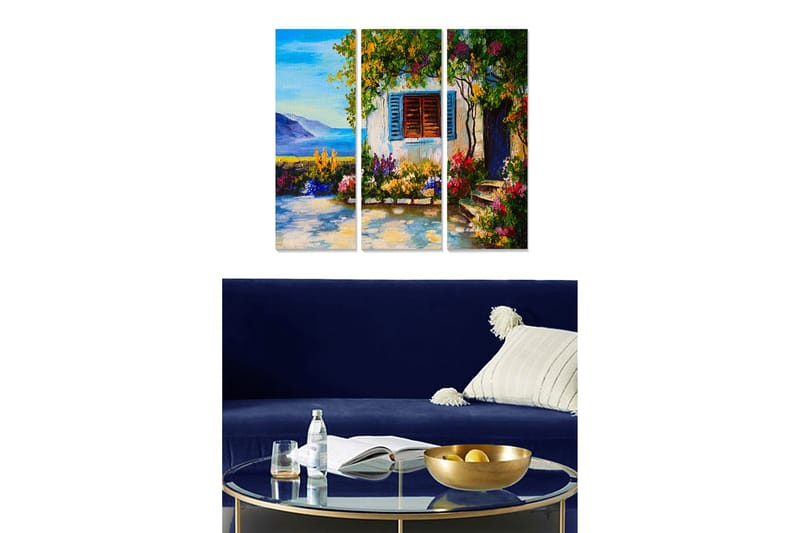 Puinen canvastaulu, 3 osaa, 50x70 cm - Kaunis näkymä kukkaisesta puutarhasta, jossa on valkoinen rakennus ja siniset ikkunat, Vihreä / Sininen / Vaaleanpunainen