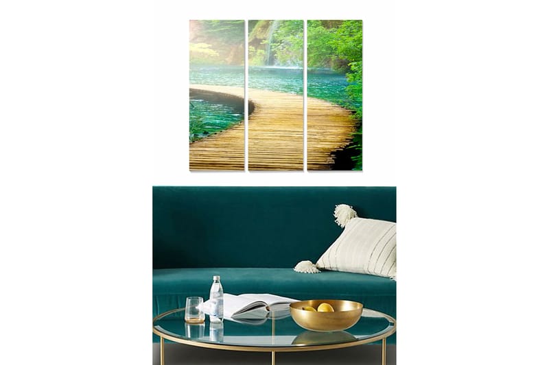Puinen canvastaulu, 3 osaa, 50x70 cm - Kaunis puinen silta, joka keinuu kirkkaan veden yllä rehevän luonnon ympäröimänä, Vihreä / Sininen / Ruskea