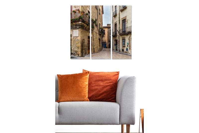 Puinen canvastaulu, 3 osaa, 50x70 cm - Viehättävä katu historiallisine rakennuksineen ja kukilla koristeltuine parvekkeineen - Harmaa / Beige / Vihreä - Sisustustuotteet - Taulu & taide - Canvas-taulu