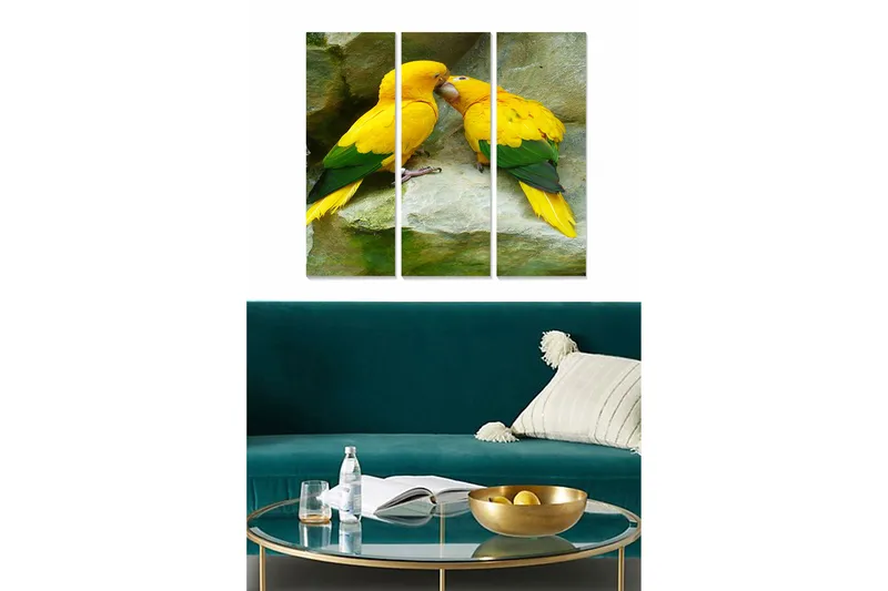 Puinen canvastaulu, 3 osaa, 50x70 cm - Pari värikkäitä papukaijoja osoittaa hellyyttä toisiaan kohtaan, Keltainen / Vihreä