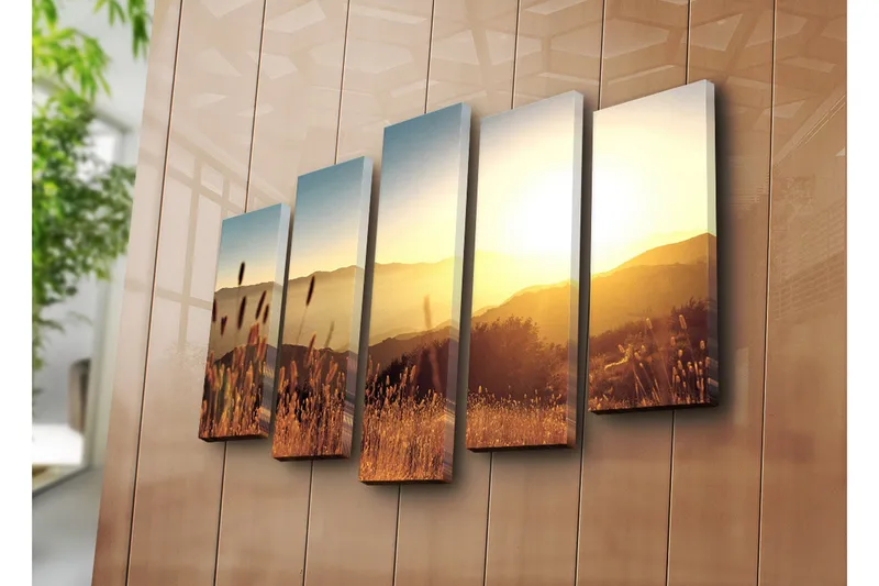 Suuri 5-osainen canvas-taulu, 105x70 cm - Auringonlasku kumpuilevan maiseman yllä, ruohonkorret etualalla - Kulta / Oranssi / Sininen - Sisustustuotteet - Taulu & taide - Canvas-taulu