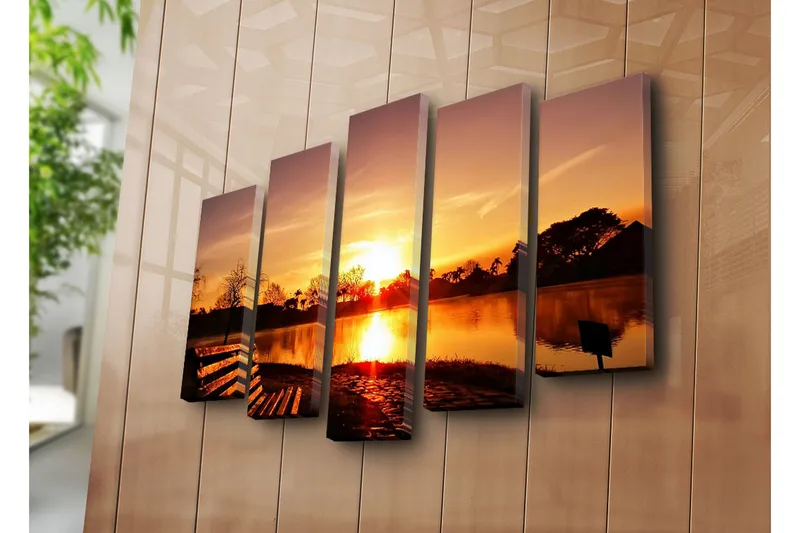 Suuri 5-osainen canvas-taulu, 105x70 cm - Auringonlasku peilimäisen järven yllä, puiden siluetit ja penkki etualalla - Oranssi / Kulta / Musta - Sisustustuotteet - Taulu & taide - Canvas-taulu