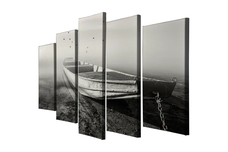 Suuri 5-osainen canvas-taulu, 105x70 cm - Harmaasävyinen vene sumuisessa ympäristössä, Harmaa / Musta