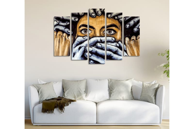 Suuri 5-osainen canvas-taulu, 105x70 cm - Ilmeikäs kasvot, kädet peittävät suun - Musta / Ihonväri / Harmaa - Sisustustuotteet - Taulu & taide - Canvas-taulu