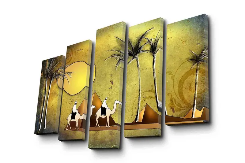 Suuri 5-osainen canvas-taulu, 105x70 cm - Kamelit kävelevät aavikkomaisemassa, taustalla palmuja ja pyramideja, Kulta / Ruskea / Musta