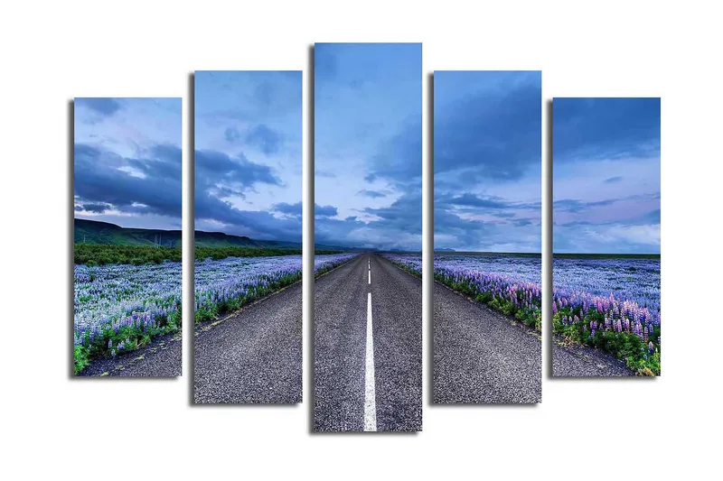 Suuri 5-osainen canvas-taulu, 105x70 cm - Kaunis maalaistie, jota ympäröivät violetit kukat ja dramaattiset pilvet, Violetti / Sininen / Harmaa