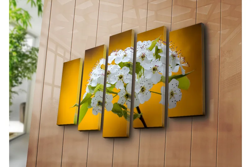 Suuri 5-osainen canvas-taulu, 105x70 cm - Kaunis valkoisten kukkien kimppu lämpimän keltaista taustaa vasten - Valkoinen / Keltainen - Sisustustuotteet - Taulu & taide - Canvas-taulu