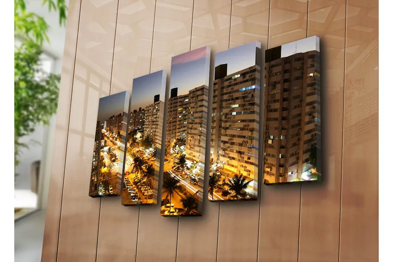 Suuri 5-osainen canvas-taulu, 105x70 cm - Kaupungin siluetti yövaloilla ja vilkkaalla liikenteellä - Tummansininen / Kulta / Harmaa - Sisustustuotteet - Taulu & taide - Canvas-taulu