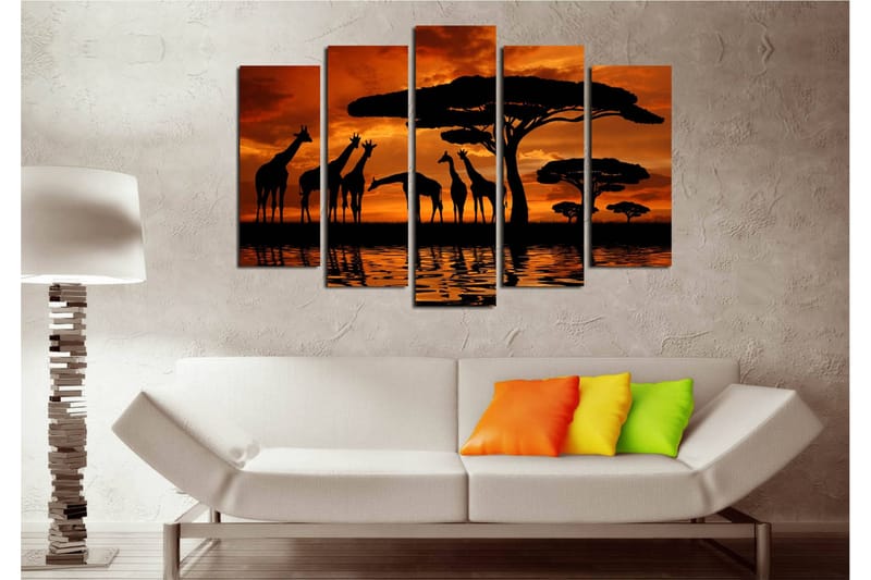 Suuri 5-osainen canvas-taulu, 105x70 cm - Kirahvien siluetit auringonlaskussa savannin yllä - Oranssi / Musta - Sisustustuotteet - Taulu & taide - Canvas-taulu