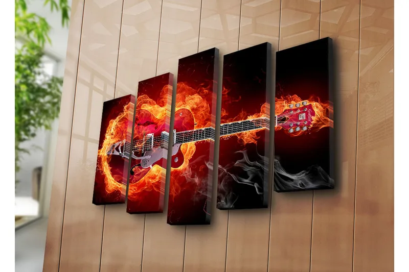 Suuri 5-osainen canvas-taulu, 105x70 cm - Kitara tulen ja savun ympäröimänä - Punainen / Oranssi / Musta - Sisustustuotteet - Taulu & taide - Canvas-taulu